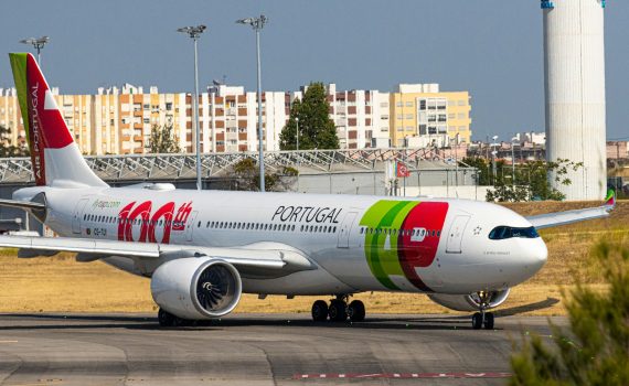 lisbon airport luggage storage