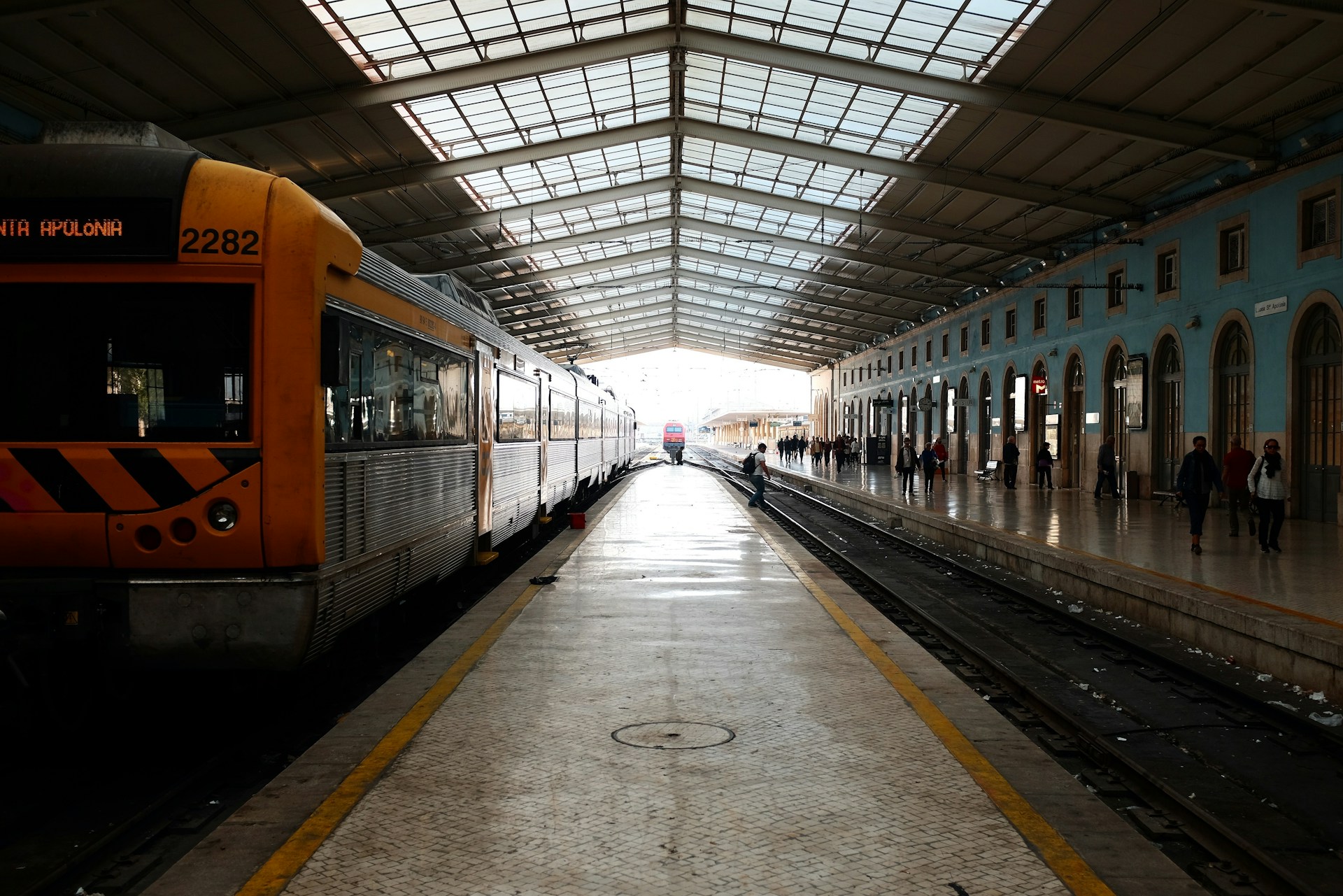 lisbon rossio statio luggage storage